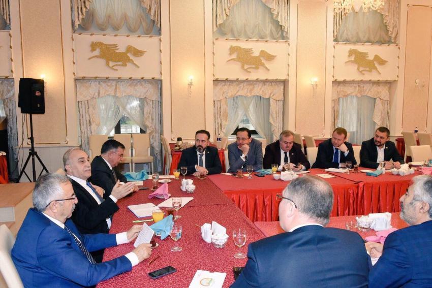 AK Parti Milletvekilleri Tarım Bakanı Fakıbaba ile Görüştü