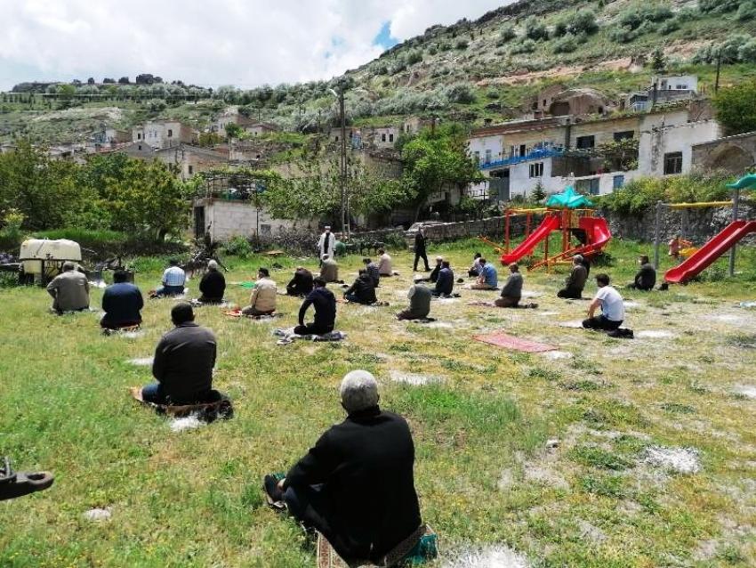Ürgüp'te 74 gün aradan sonra Cuma namazı kılındı