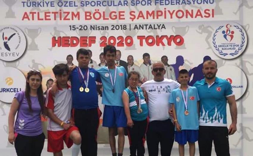 Özel çocukları yarışmaya gönderecek baba yiğit yok mu?