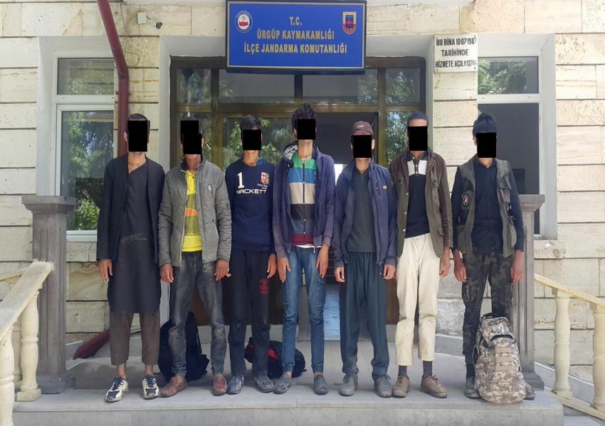 Türkiye’ye yasa dışı yollarla giren 7 Afganlı yakalandı