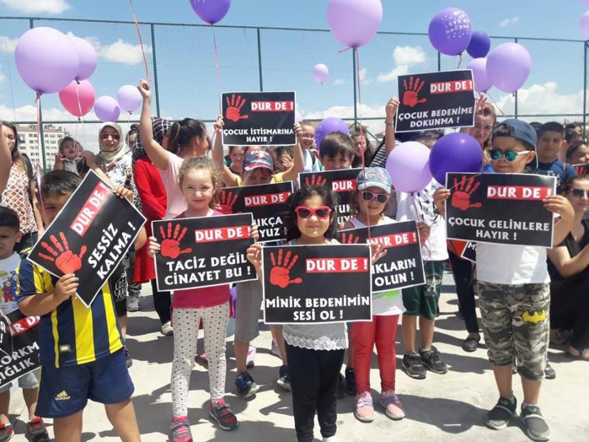 Minik Yürekler Kocaman Yürekleriyle Çocuk İstismarını Protesto Etti