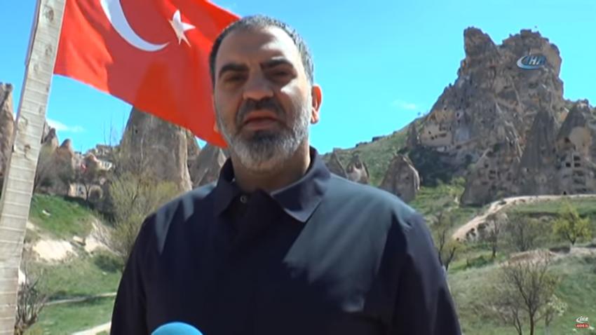 Kapadokya'da Turistler Balon Turları İçin Sıra Bekliyor