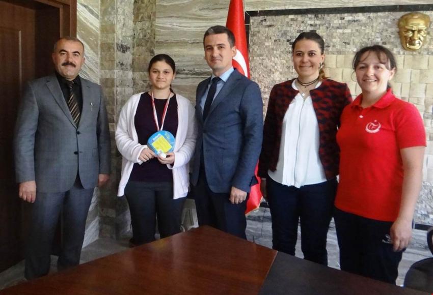 Masa Tenisi İl Birincisi Ürgüp Kaymakamını Ziyaret Etti