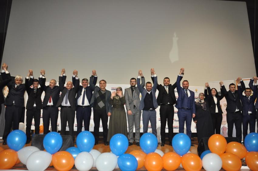 AK Parti'den Miting Gibi Aday Tanıtım Toplantısı