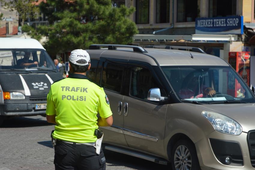 Resmi Belgede Sahtecilik Yapan Şahıs Yakalandı