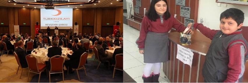 Kızılay yemek veriyor, öğrenciler harçlıklarını Yemen'e gönderiyor
