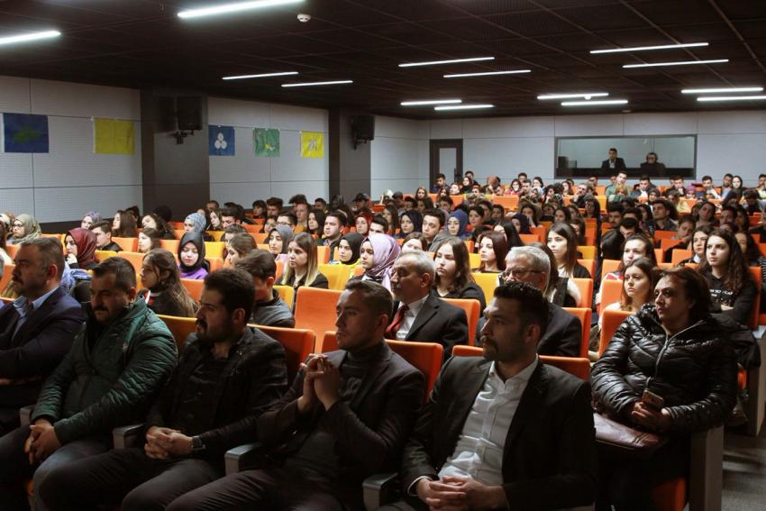 Kapadokya Üniversitesinde Doğu Türkistan meselesi konuşuldu