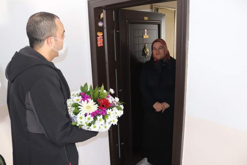 Emniyet Müdüründen Şehit Ailelerine Anlamlı Ziyaret