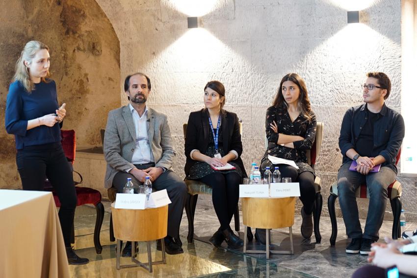 KÜN, Bezirhane’de Suriyeli Sığınmacılar Konuşuldu