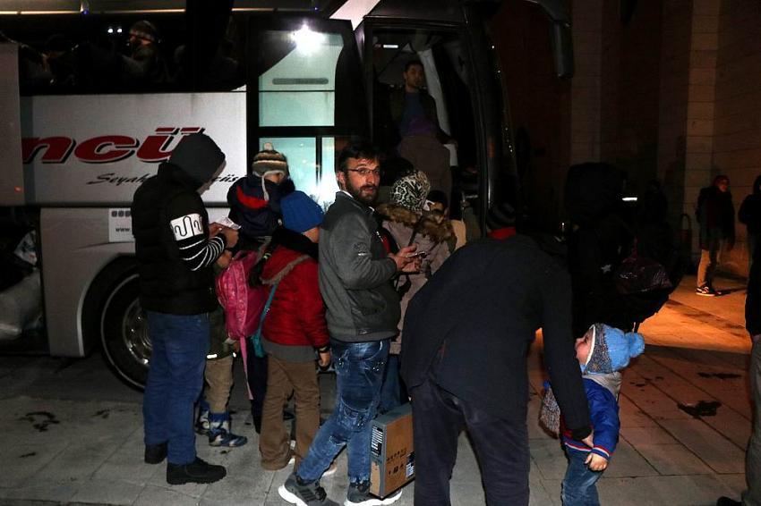Nevşehir’de Afgan ve Suriyeliler terminale akın etti