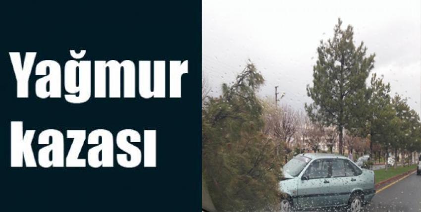 Yağmur Kaza Getirdi