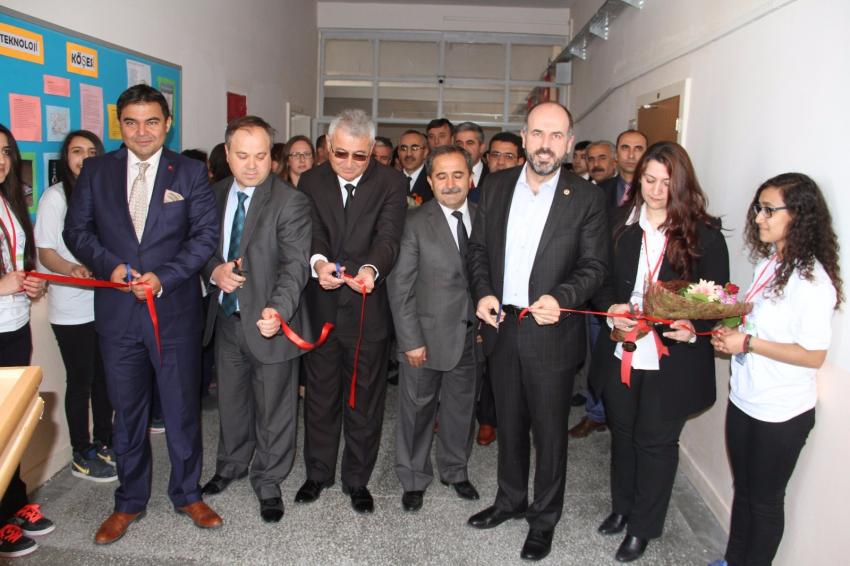 Ürgüp Mesleki ve Teknik Anadolu Lisesinde 4006 Tubitak Bilim Fuarı Açıldı