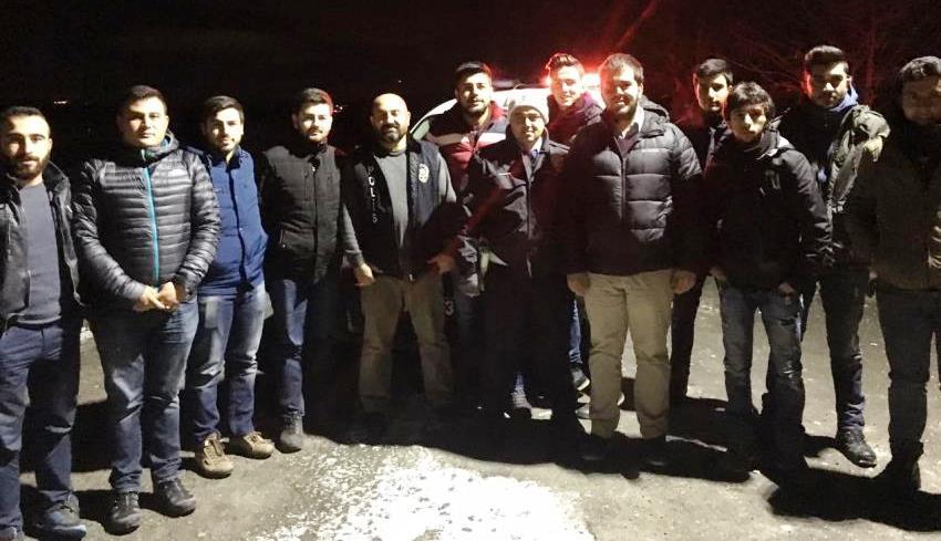 AK Gençlikten Güvenlik Güçlerine Sıcak Çorba İkramı