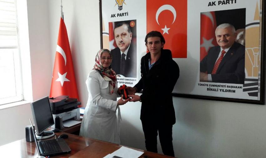 Öğrenci Meclis Başkanı Anıl Pak, Başkan Asiltürk'ü Ziyaret Etti