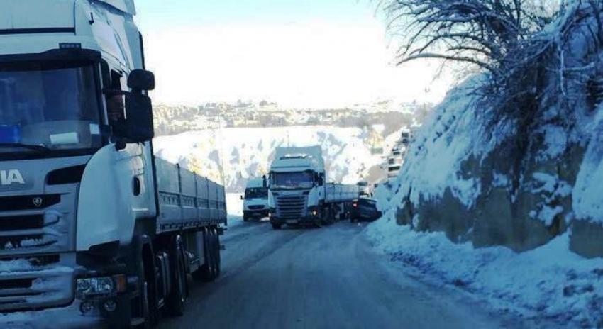 An İtibariyle Üçgüzeller Yolu Kapalı