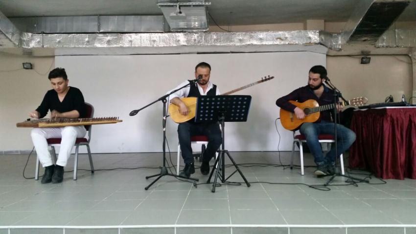 Halk Eğitim Merkezinden Bayan Kursiyerlere Müzik Dinletisi
