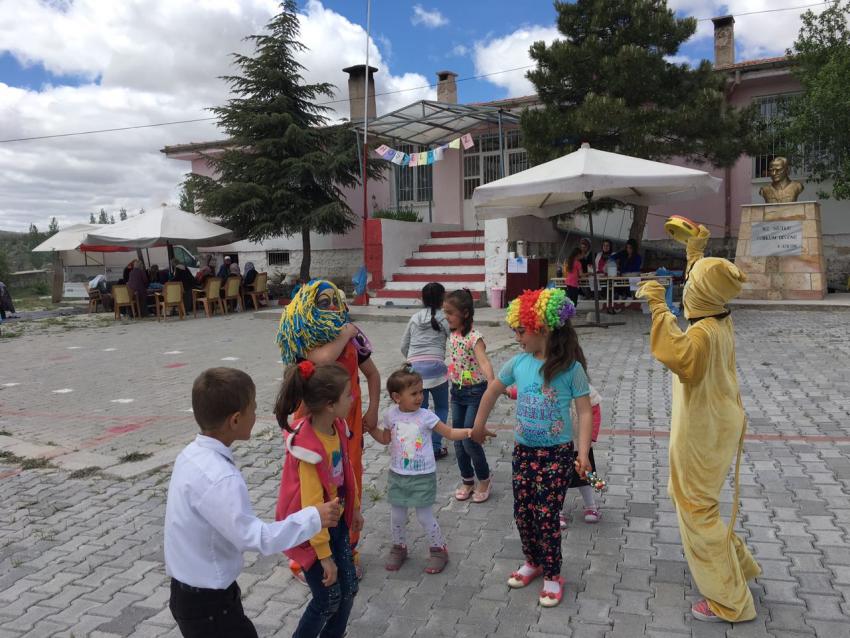 Bahçeli İlkokulu Kermes Düzenledi