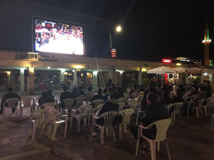 Fenerbahçeliler Final Heyecanını Cumhuriyet Meydanı’nda Yaşadı