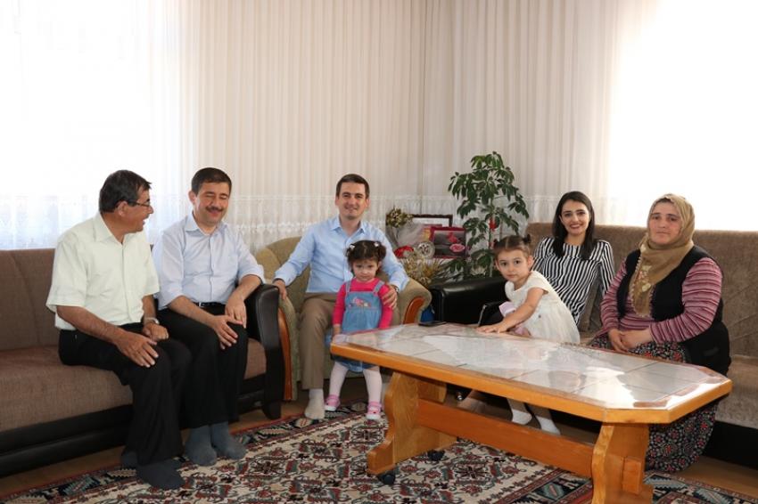 Kaymakam Maraşlı Bayramda Şehit Ailelerini Unutmadı