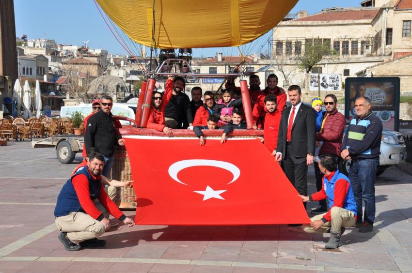 Ürgüp'te çocuklar ilk kez sıcak hava balonuna bindiler