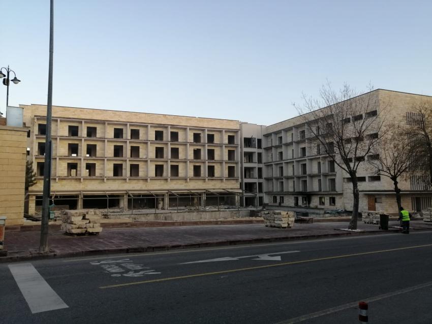 Büyük Otel’de Yıkım Çalışmaları Başladı