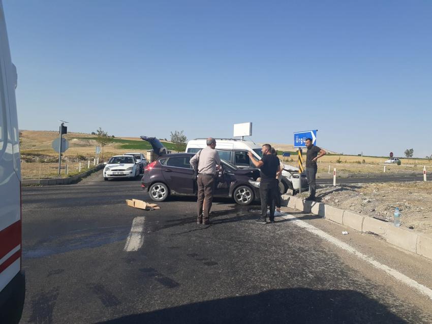 Trafik Kazası Meydana Geldi 4 Yaralı